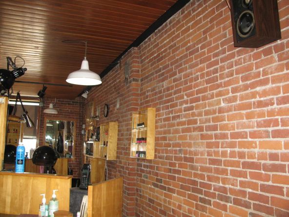 94 Main St, Auburn, ME 04210